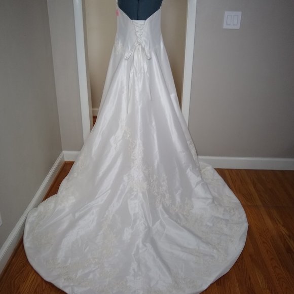 NEW! CLEARANCE! Allure # 2107 size # 16 - Picture 2 of 8